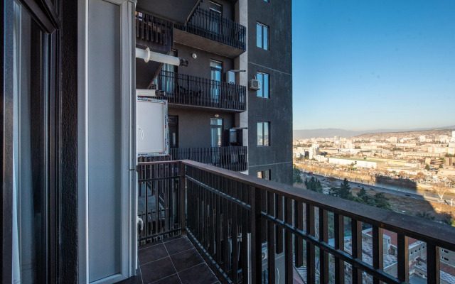 S Vidom na Reku i Gorod Apartments