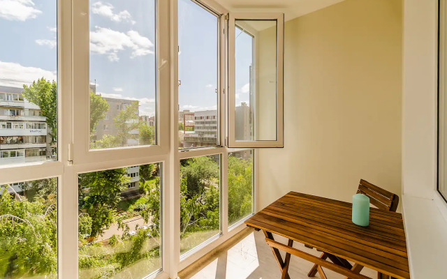2-Kh Komn. Na Naberezhnoy Apartments