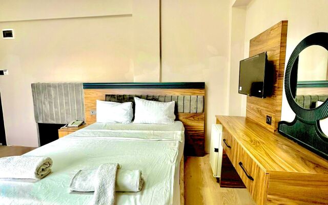 Grand LAVİN Hotel