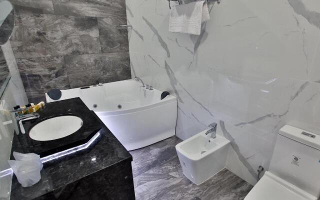 Paradise Plaza Luxury Hotel