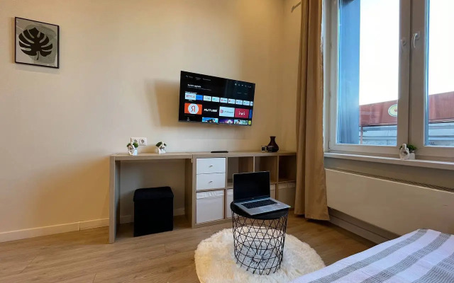 Happy People Apartment