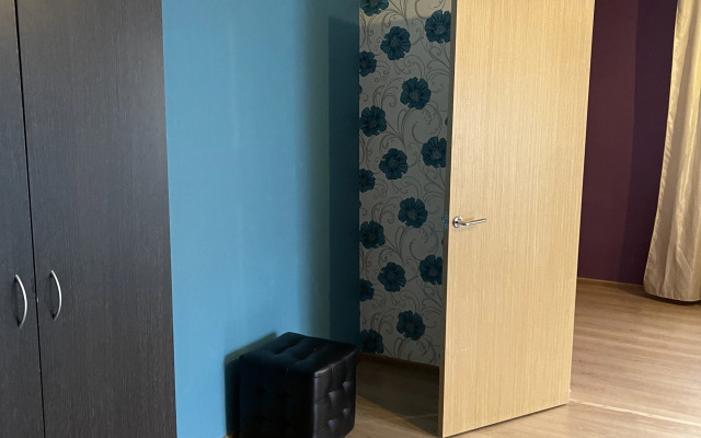 Dvukhkomnatnaya. Kommunisticheskiy 85a Flat