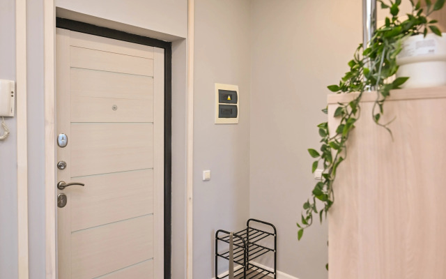 Uyutnaya S Dizaynerskim Remontom I Shikarnym Vidom Flat