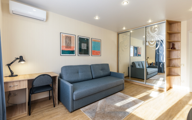 Na Frunze 15 Flat