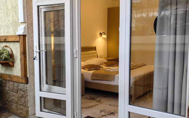 Sota Hotel