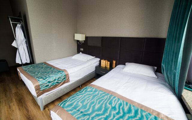 Golden Hotel
