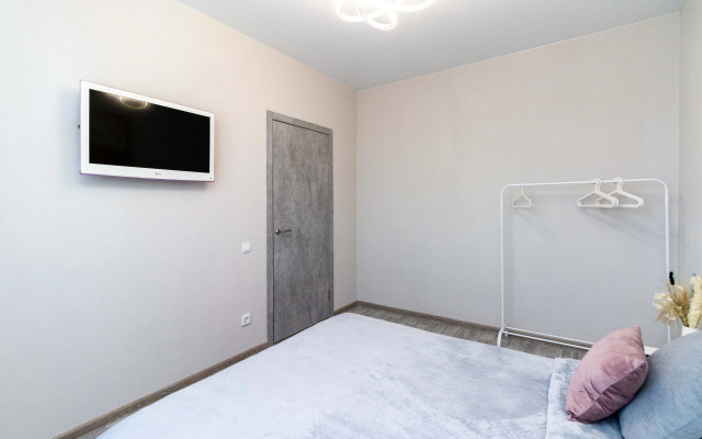 Квартира комфортные Ивана Захарова 18/2