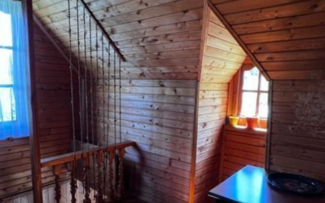 Частный дом четырехкомнатная дача, 95 м²