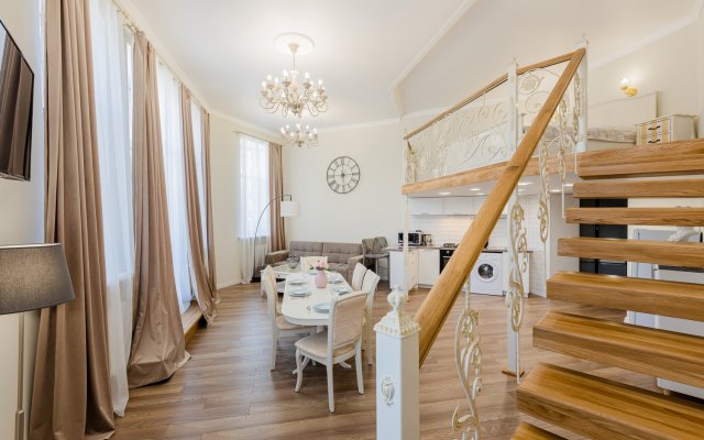 Apartamenty Spbstay Vladimirskiy 13 Dvukhurovnevaya Studiya S Balkonom Apartments