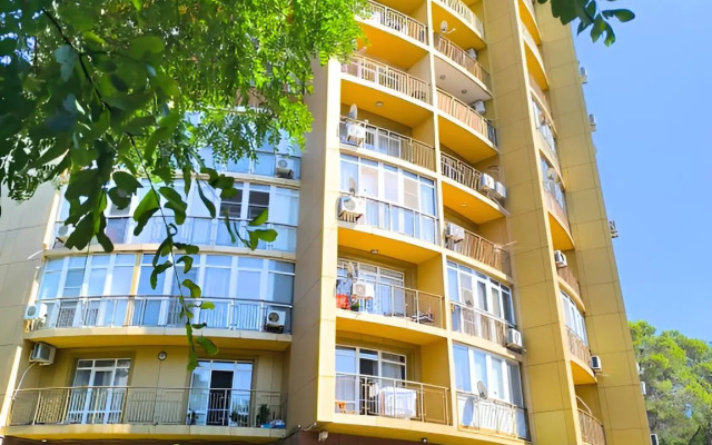 Trekhkomnatnaya na Beregu Morya Flat