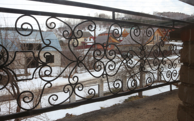 Na Rozhdestvenskoy Private House
