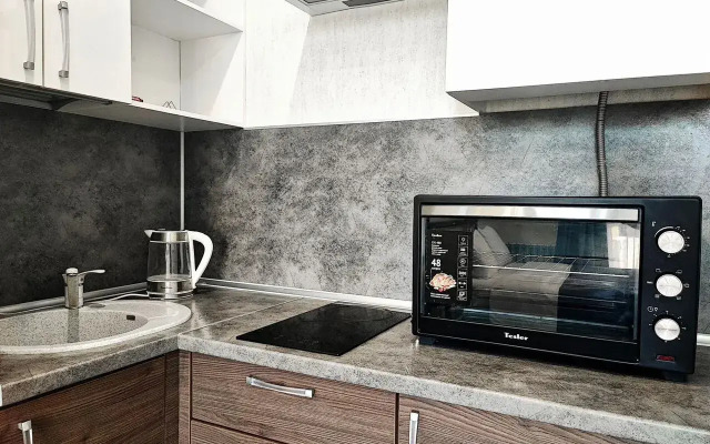 V Tsentralnom Sochi s Bolshoy Lodzhiey Flat