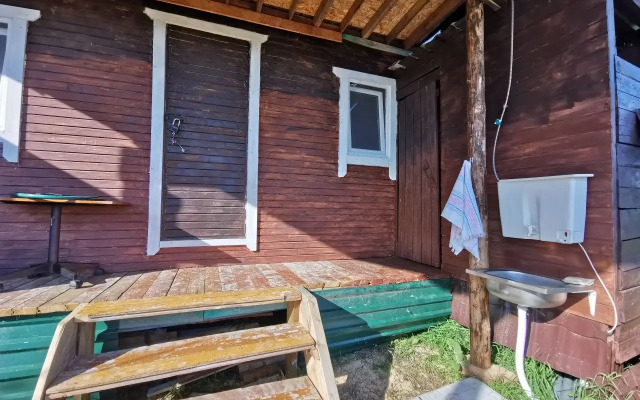 Na Beregu Reki Private House