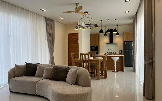 Level Villas, Villa