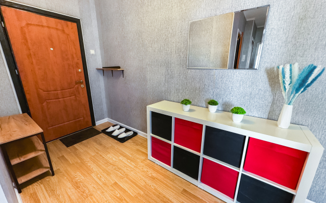 S zaseleniyem Lutshiy servis Posutochno50 Flat