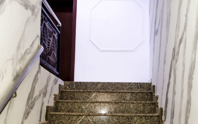 Отель Abiis Suites