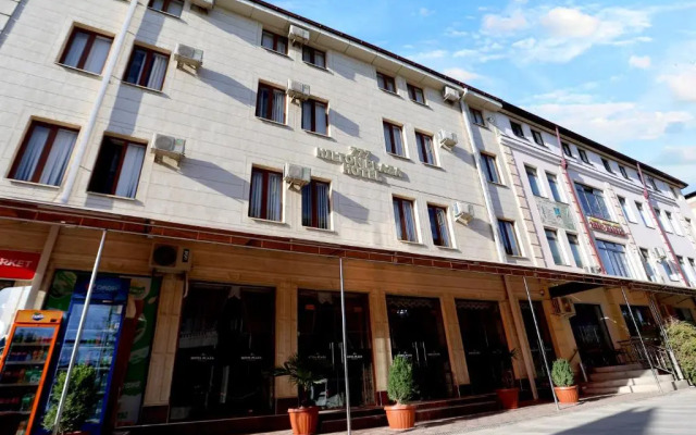 Отель Plaza 777