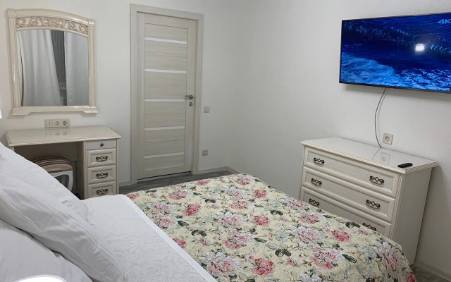 Na Sverdlova 79A NiceAparts Flat