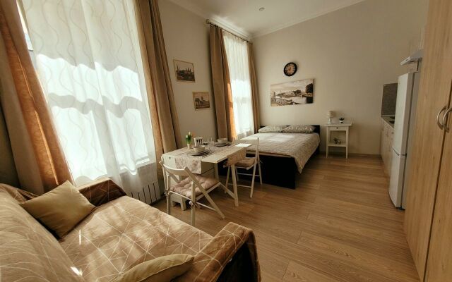 Квартира - студия в иcтoричeскoм цeнтре Санкт-Пeтеpбургa (2)