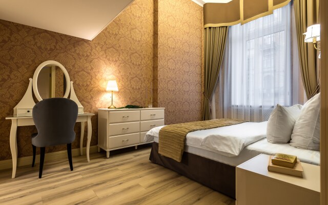 Апартаменты D на Чайковского с тремя спальнями №1