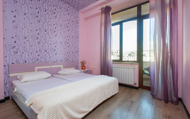 3-komn. ryadom s restoranom DIMOND, DI8210 Flat