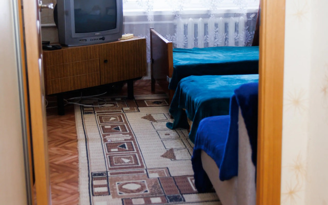 Prostornaya dvukhkomnatnaya kvartira v spalnom rayone Flat