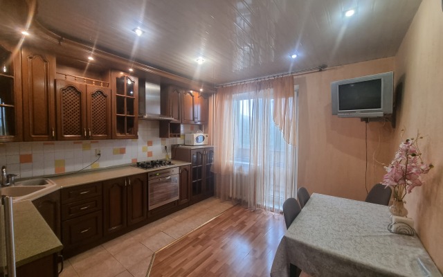 Apartamenty Uyutnaya 3komnatnaya Kvartira Na Pozharnoy