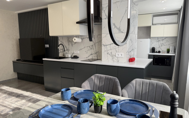 Dizaynerskaya Dvukhkomnatnaya v Tsentre Kurortnoy Zony Flat