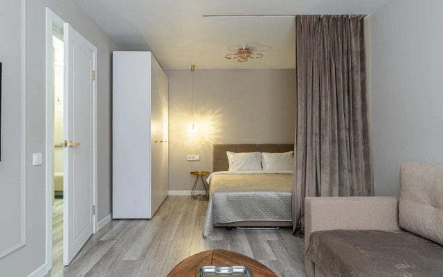 U Naberezhnoy Ozera Kaban Flat