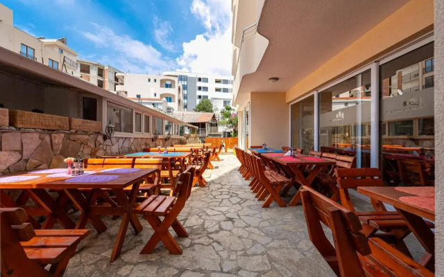 Saray Apartments