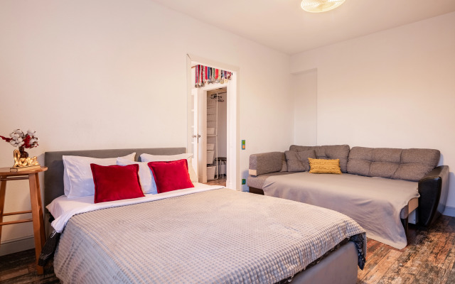 Dvukhkomnatnye Apartamenty Natali U Metro Sevastopolskaya Apartments