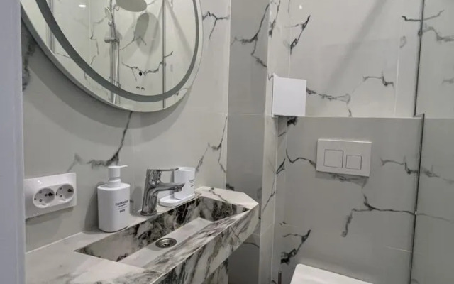 Апартаменты на Светлой 18 (103)