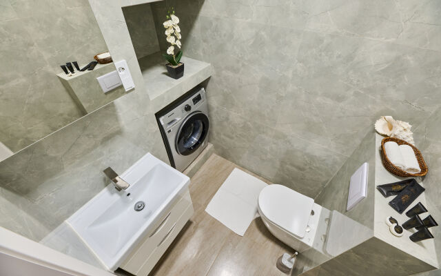 Alma-Ata Pyat Apartov Business-class ryadom TRC MEGA Luchshaya lokatsia Apartments