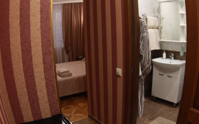Den i Noch na Profsoyuznoy hotel