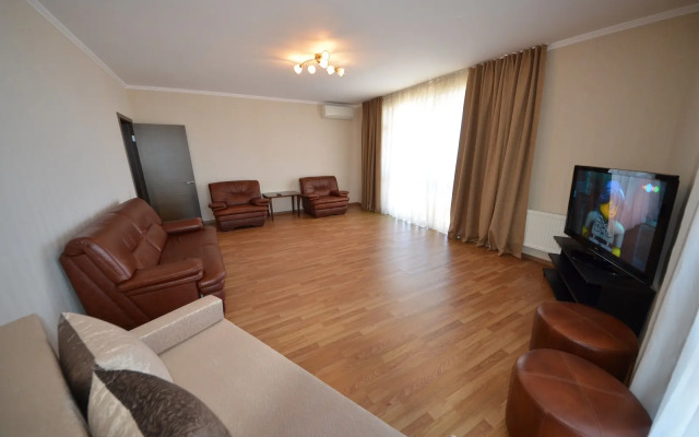 U samogo morya Apartments