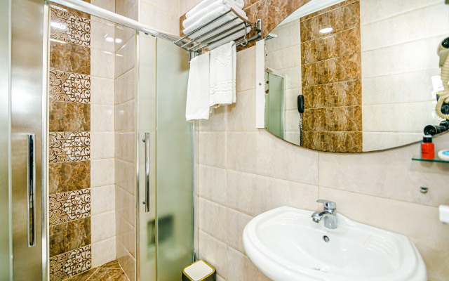 Maris Baku Hotel