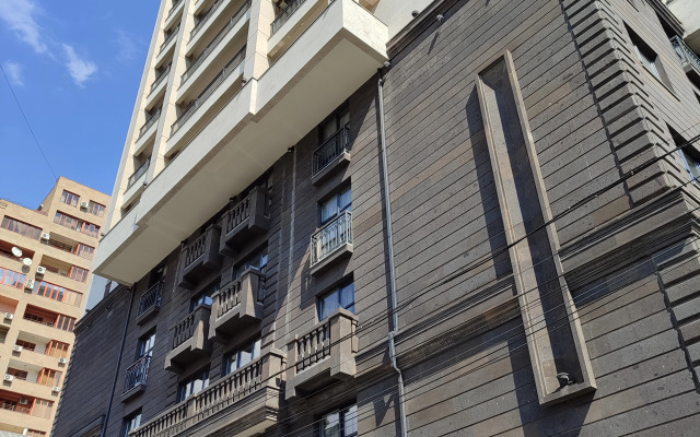 S Sovremennym Dizaynom Na Ulitse Kokhbatsi, Ko1617 Flat