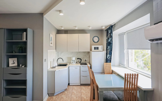 Na Sukhanova 11 Apartments
