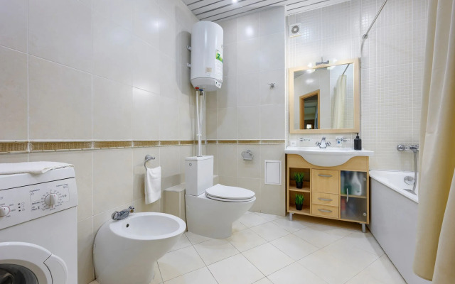 Трёхкомнатные апартаменты на Маршала Чуйкова