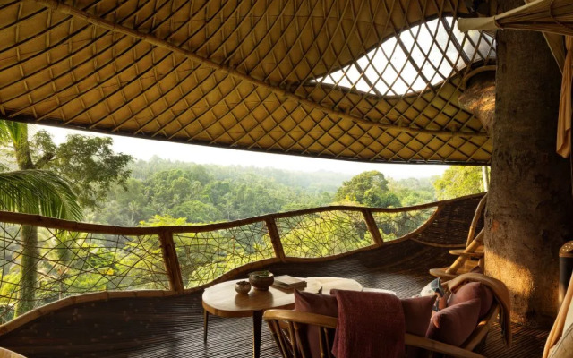 Курортный отель Bambu Indah