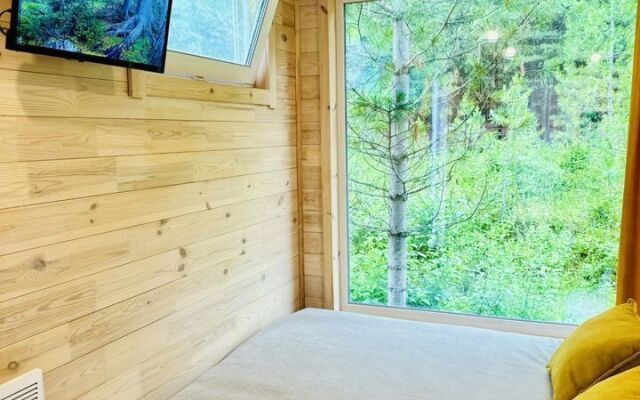 V Okruzhenii Kedpovogo Lesa So Svoyej Terrasoy I Mangalnoy Zonoy Private House