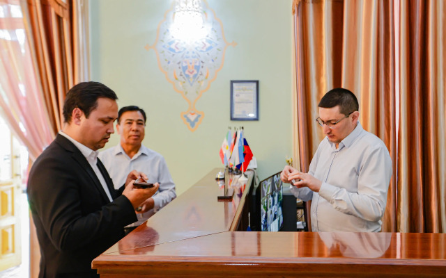 Yangi Sharq Hotel