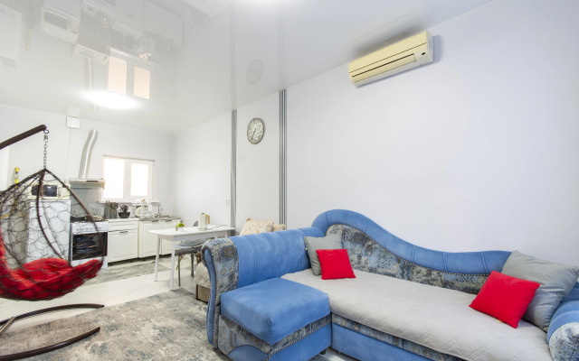 Частный дом Уютный дом-студия в центре города