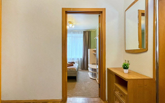 Апартаменты Двухкомнатная квартира с раздельными комнатами и балконом