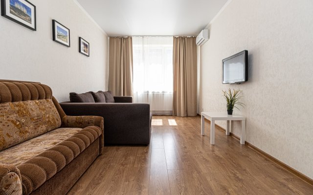 S Novym Remontom Vozle Parka Krasnodar Apartments