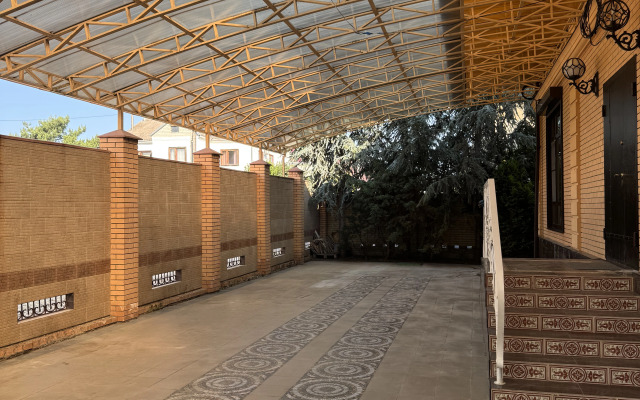 S Basseynom Private House