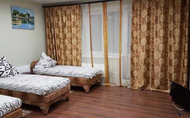 25 Let Oktyabrya Istra Posutochno Flat