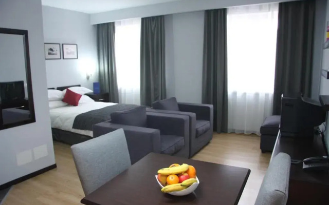 Shagala V Gorode Uralsk Hotel