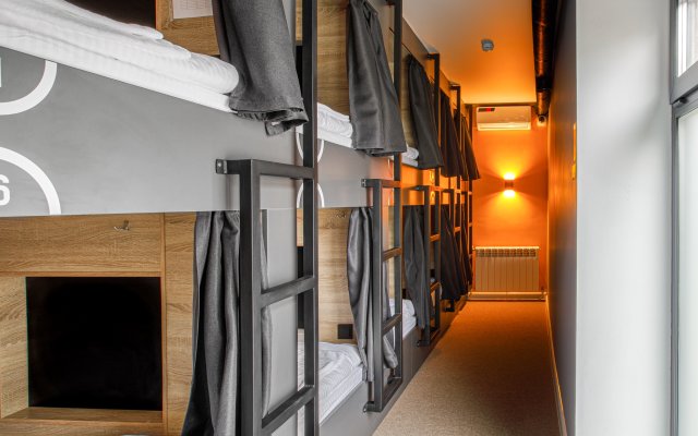 Luna Capsule Capsule Hotel