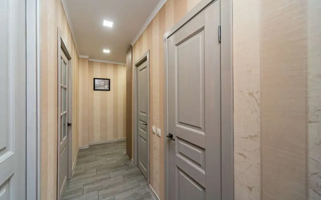 Na Ulitse Zhukova 17b Apartments